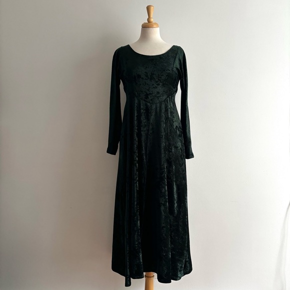 All that Jazz Dresses & Skirts - Vintage 1990s ALL THAT JAZZ Dark Green Crushed Velvet Midi Dress / 8